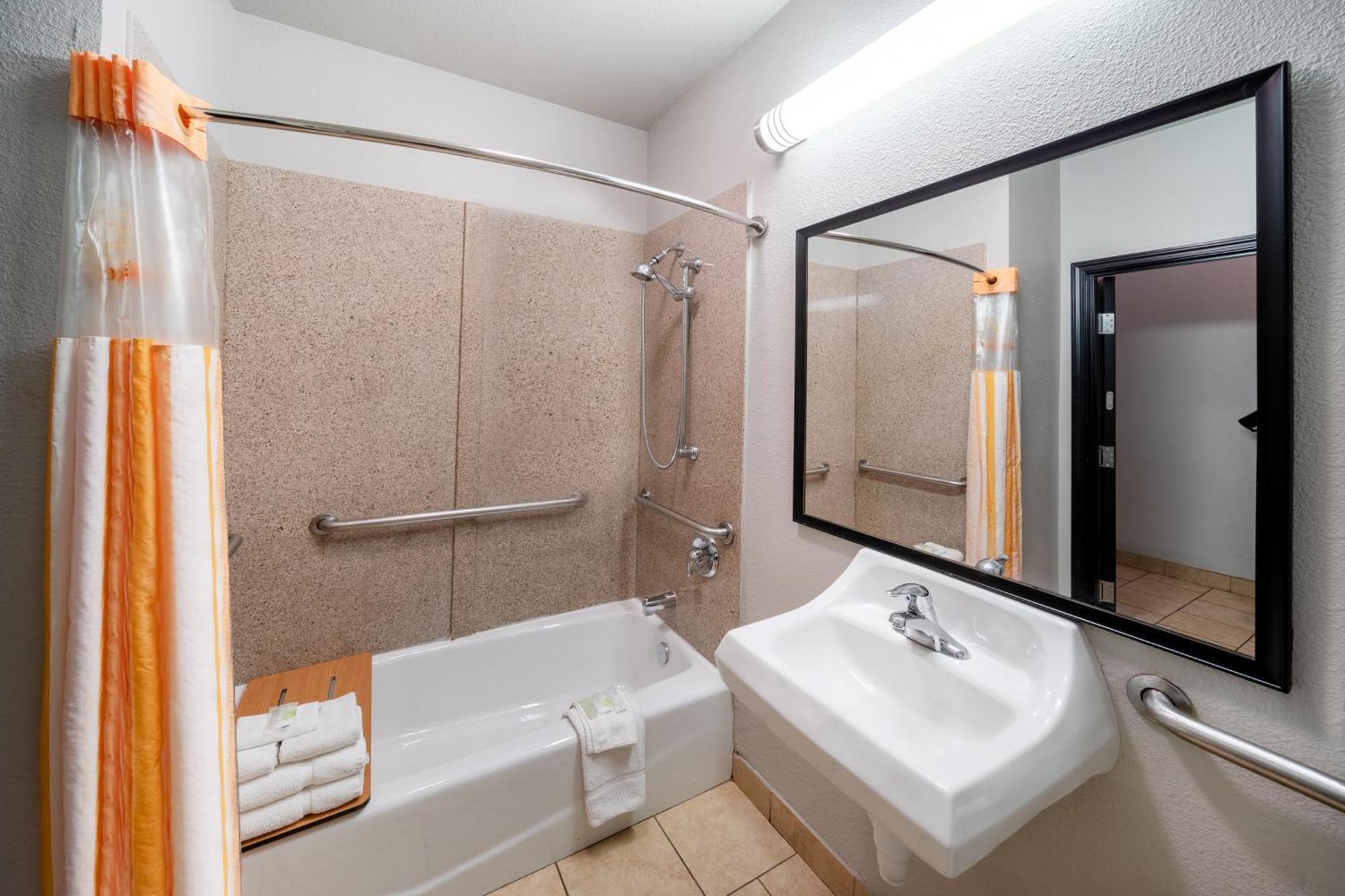 La Quinta By Wyndham Mt. Pleasant Hotell Mount Pleasant Eksteriør bilde